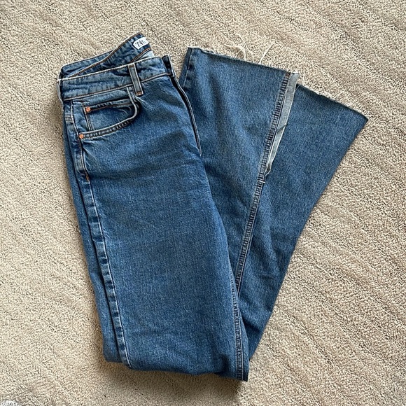 ZARA High Rise Slim Flare Jean - Picture 5 of 6